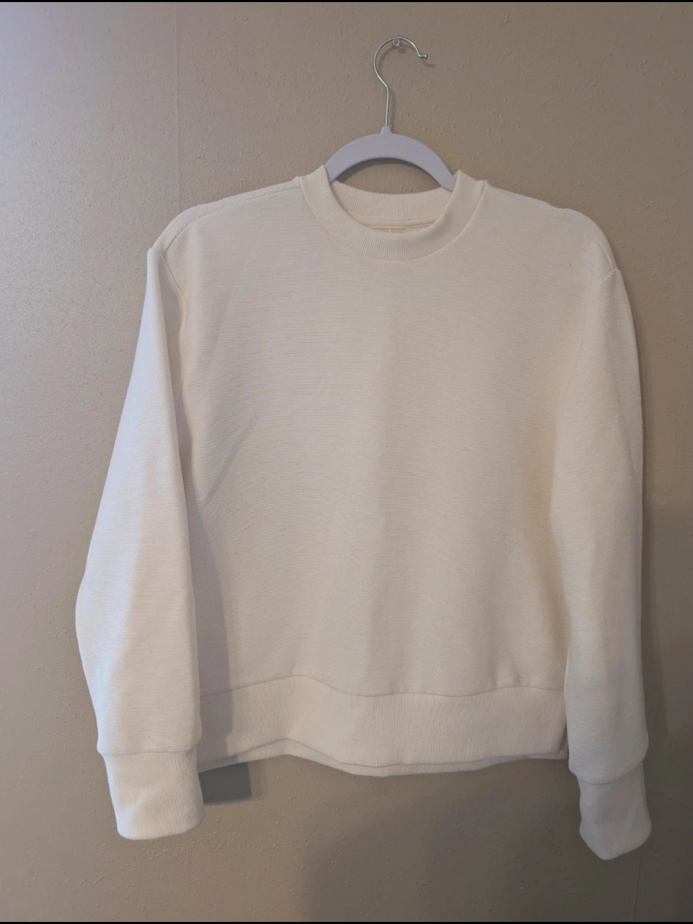 Alia Cream Crewneck Sweatshirt - Minimal Pullover